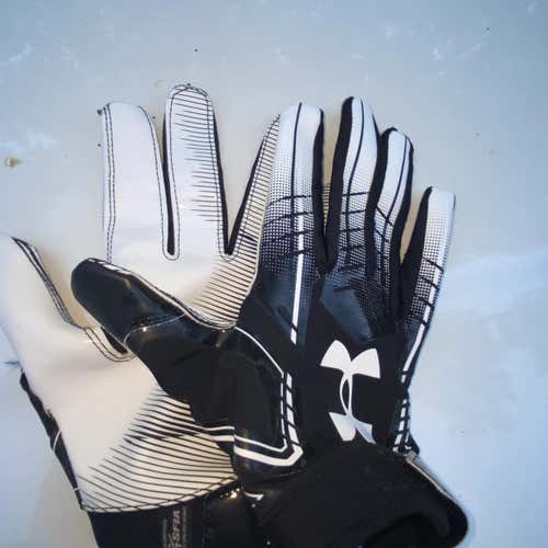 Used Under Armour Gloves