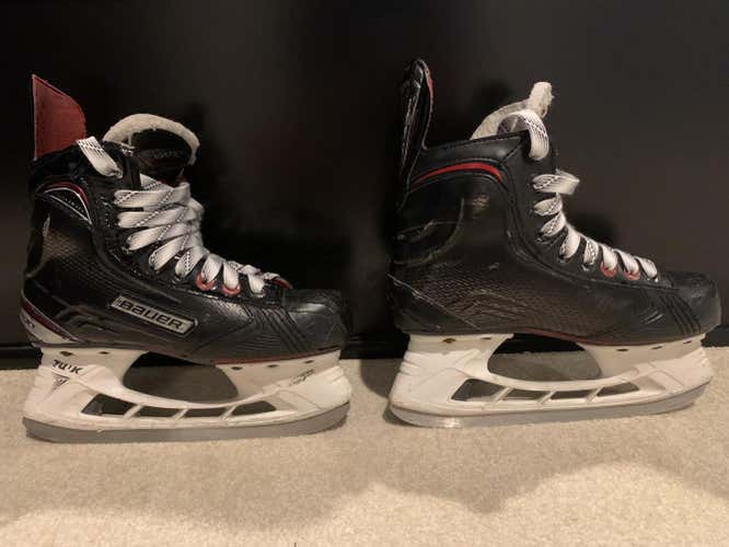 Used Junior Bauer Hockey Skates Regular Width Size 3.5
