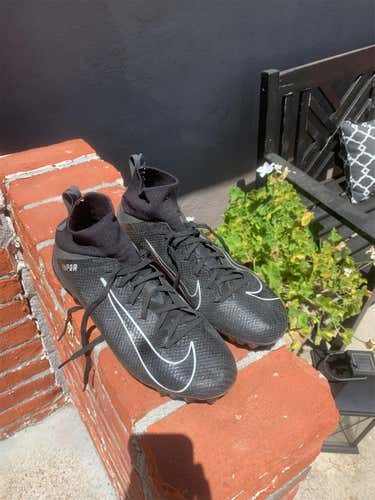 Black Nike Foootball clears