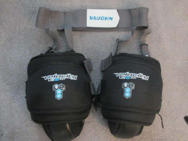 Vaughn Velocity VE8 Intermediate Knee Guards