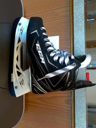 Senior CCM RibCor 70K Regular Width Size 5 Hockey Skates
