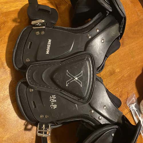 Used Medium Xenith Flyte Shoulder Pads