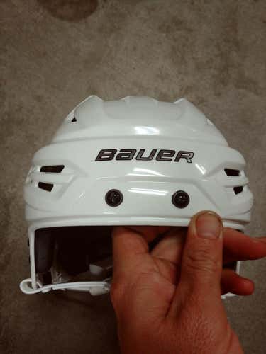 White Medium Bauer Re-Akt 95 Helmet