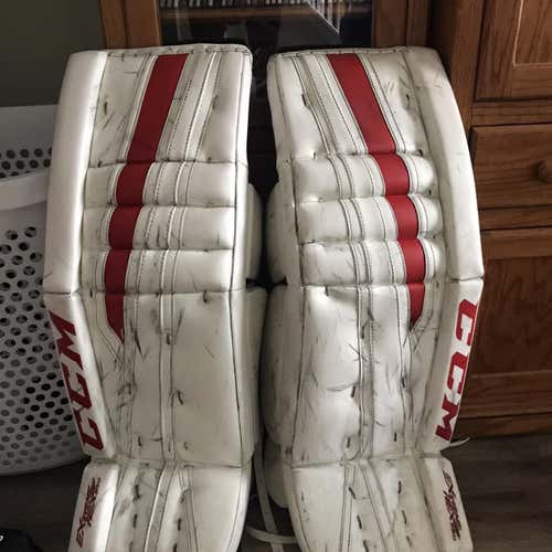 White Senior 34" CCM Extreme Flex 860  Goalie Leg Pads