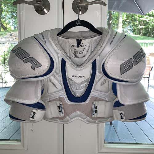 Senior Medium Bauer Nexus 8000  Shoulder Pads