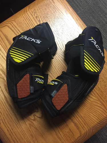 Senior Extra Large CCM Tacks 7092 Elbow Pads