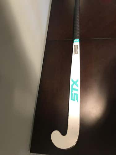 STX Surgeon 200 Field Hockey Stick 35", Right-Hand Player