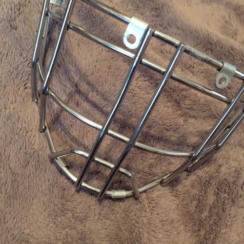 Used Bauer Profile 960 Cheater Cage