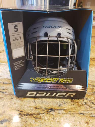 White New Small Bauer Re-Akt 200 Helmet