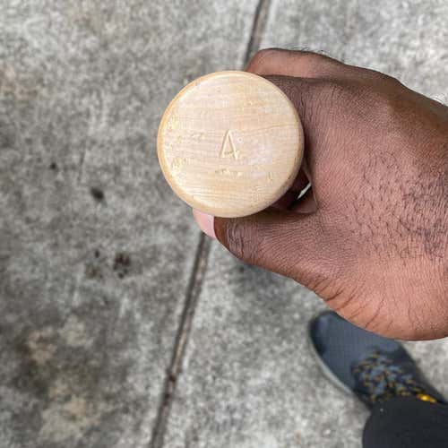 Used Wood Papi 34 34" Bat