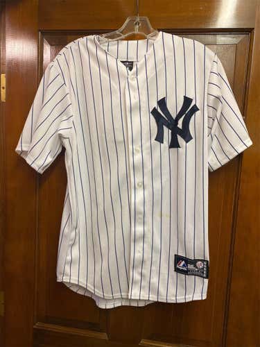 Adult Small  Majestic Jersey Derek Jeter Jersey