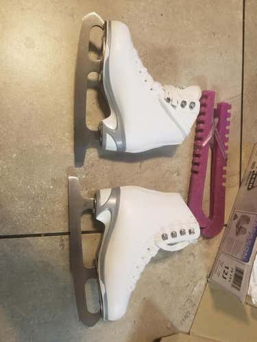 Used Jackson Figure Skates Size 12J