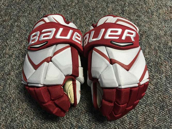 BU Terriers Bauer Vapor 1X Pro Lite Gloves 13" Pro Stock