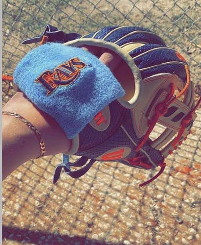 High School/College Infield A2000 11.5" Baseball Glove