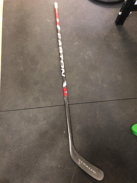 Senior Easton Stealth S17 Hockey Stick 100 Flex Zetterberg/Modano Left