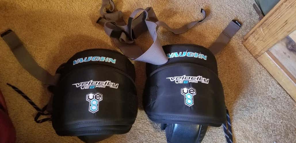 Vaughn Velocity VE8 Pro Knee Pads