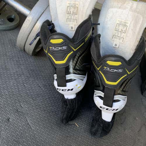 Junior CCM Tacks 9060 Regular Width  Size 5.5 Hockey Goalie Skates