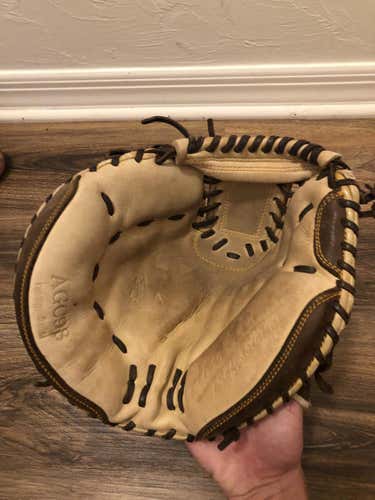 Praying Mantis 32" Lefty Catching Glove
