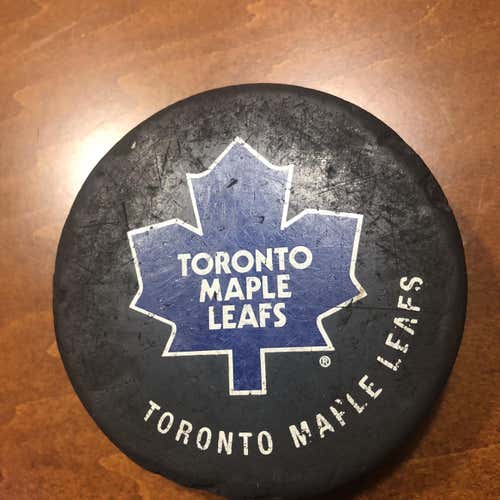 TORONTO MAPLE LEAFS Viceroy puck