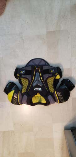 Used Senior Small Bauer Supreme 1S Shoulder Pads