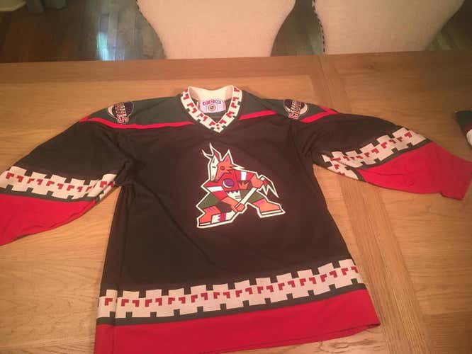 Used Adult Large CCM Original Phoenix Coyotes  Jersey