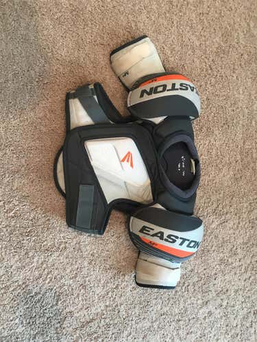 Senior Medium Easton M3 Shoulder Pads