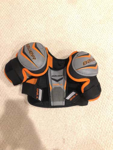 Youth Small Bauer Supreme One.4 Shoulder Pads