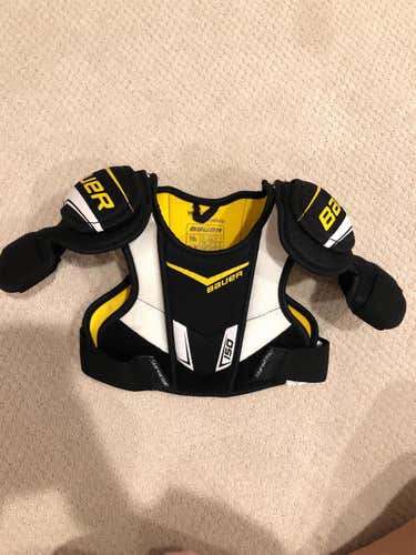 Youth Medium Bauer Supreme 150 Shoulder Pads