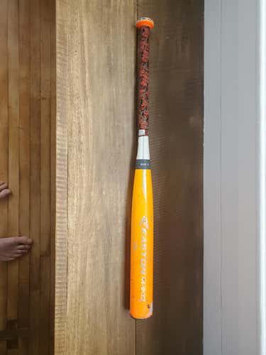 Used Kid Pitch (9YO-13YO) USSSA Certified 2013 Easton Composite Mako Bat (-11) 19 oz 29"