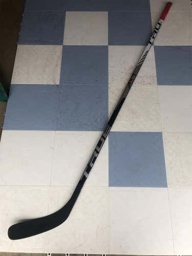Senior Right Handed Ax7 Mid Pattern  Hockey Stick