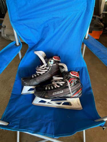 Senior Bauer Vapor X700 Extra Wide Width  Size 9 Hockey Goalie Skates