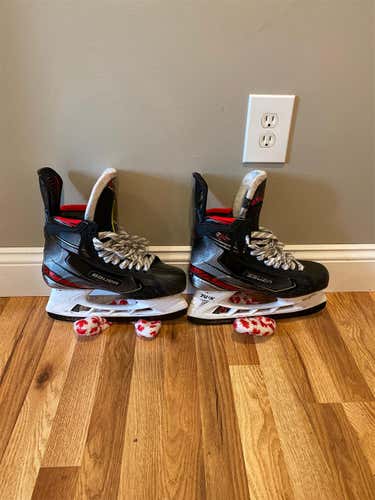 Senior Bauer Vapor 2X Pro Regular Width  Size 10 Hockey Skates