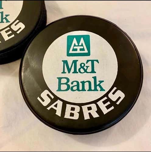 BRAND NEW: M&T BANK SABRES COLLECTIBLE HOCKEY PUCK