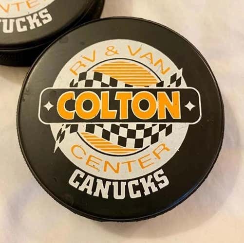 BRAND NEW: CANUCKS COLLECTIBLE HOCKEY PUCK