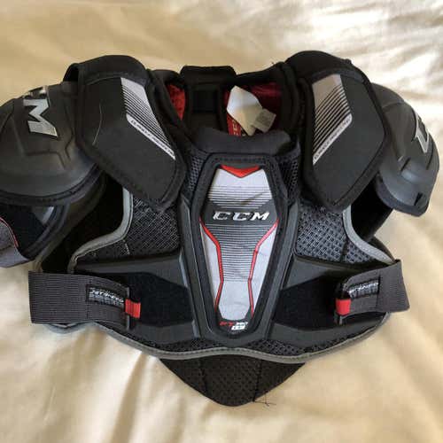 Junior Large CCM Shoulder Pads