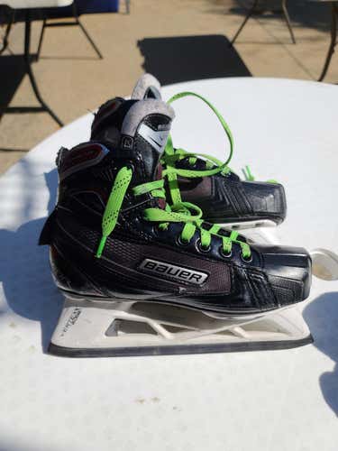 Used Junior Bauer Vapor x700 Goalie Skates Extra Wide Width Size 4