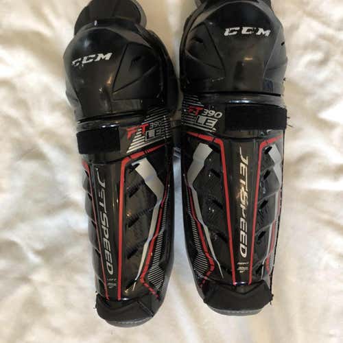 Junior CCM JetSpeed FT390 Shin Pads