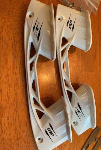 CCM SB 4.0 280 mm Holders (Pair)