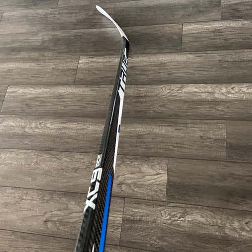 Senior RH AX9 KESSEL-Pro Stock GripHockey Stick
