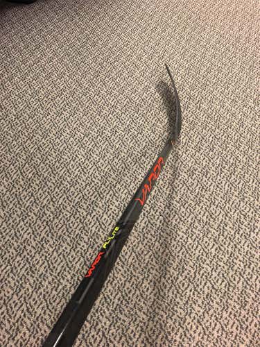 SeniorBauer Right Handed Vapor FlyLite Mid Pattern  Hockey Stick