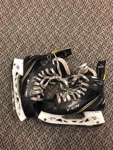 Junior CCM Super Tacks AS1 Regular Width Size 5 Hockey Skates
