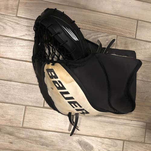 Used Senior Bauer Regular Glove