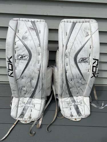 White Used Senior 35" Reebok Regular Goalie Full Set