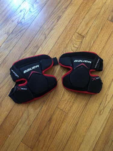 Used Bauer X900 Youth Goalie Knee Pads