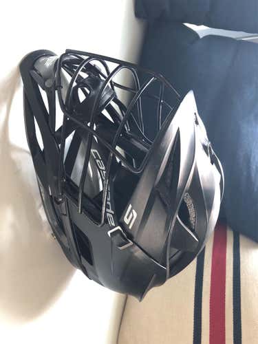 Black Adult Player's Cascade S Helmet