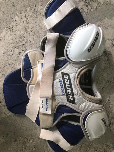 Senior Medium Bauer Nexus 4000 Shoulder Pads