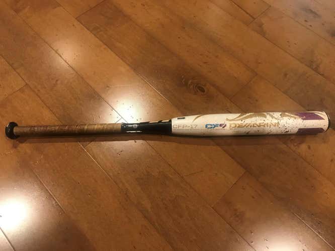 White Used Kid Pitch (9YO-13YO) 2017 DeMarini Composite CF9 Bat (-10) 32 oz 32"