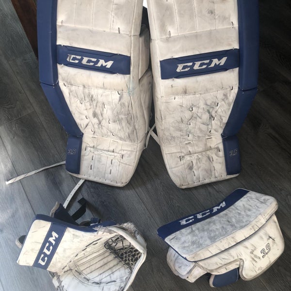 White Intermediate 31" Regular Extreme Flex 3.9 Goalie Full Set