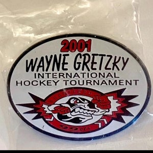 WAYNE GRETZKY 2001 TOURNAMENT HOCKEY PIN