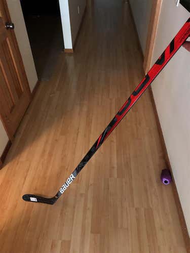 Senior Right Handed Vapor FlyLite  Hockey Stick